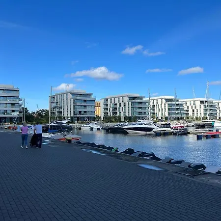 Modern Vero Yacht Park Apartment