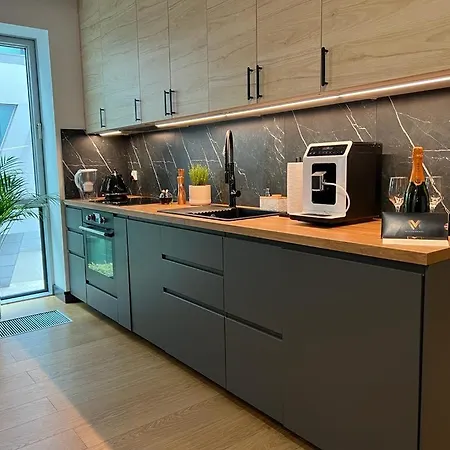 Modern Vero Yacht Park Apartment *