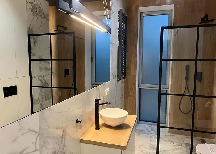 Modern Vero Yacht Park