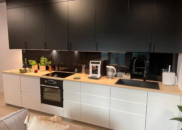 Modern Vero Yacht Park